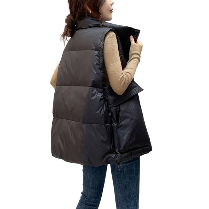 Euroopa stiilis lahtine sulevest chenille kangast, täidis valge pardi suledega (81–85%), seisev kaelus, väga lühike pikkus