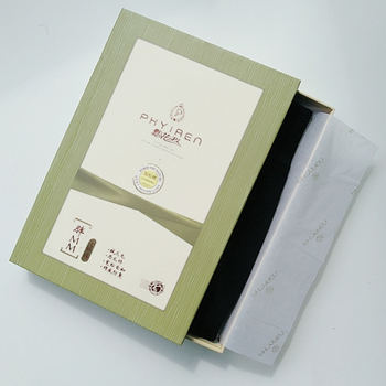 Veluuritundlike jalatsidega sukkpüksid jalgadega, kuju ja puusade tõstmine, polüestri segu 80–90%, keskmine paksus