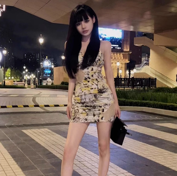 Cvjetna haljina s lančanim halterom, bez rukava, visokim strukom, krojem za bokove, poliesterski otisak, pulover zatvarač