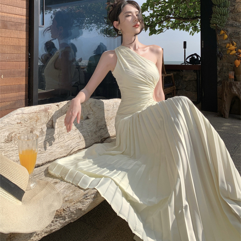 Haljina bez rukava s izrezom i plisiranjem, visok struk, A-linija