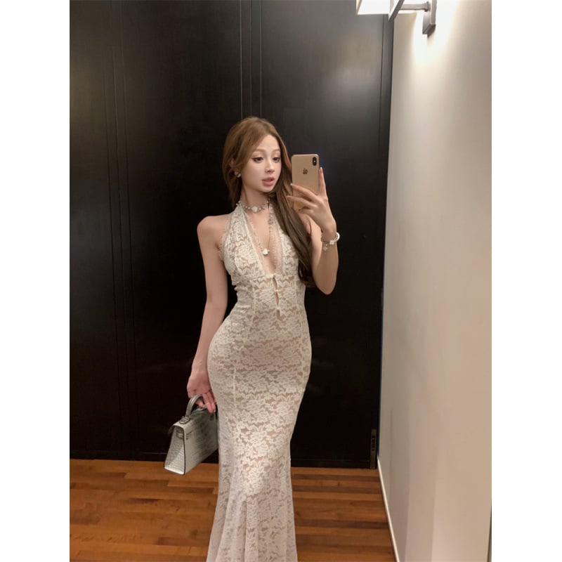 Čipkasta haljina od poliestera s visokim ovratnikom i dugim rukavima