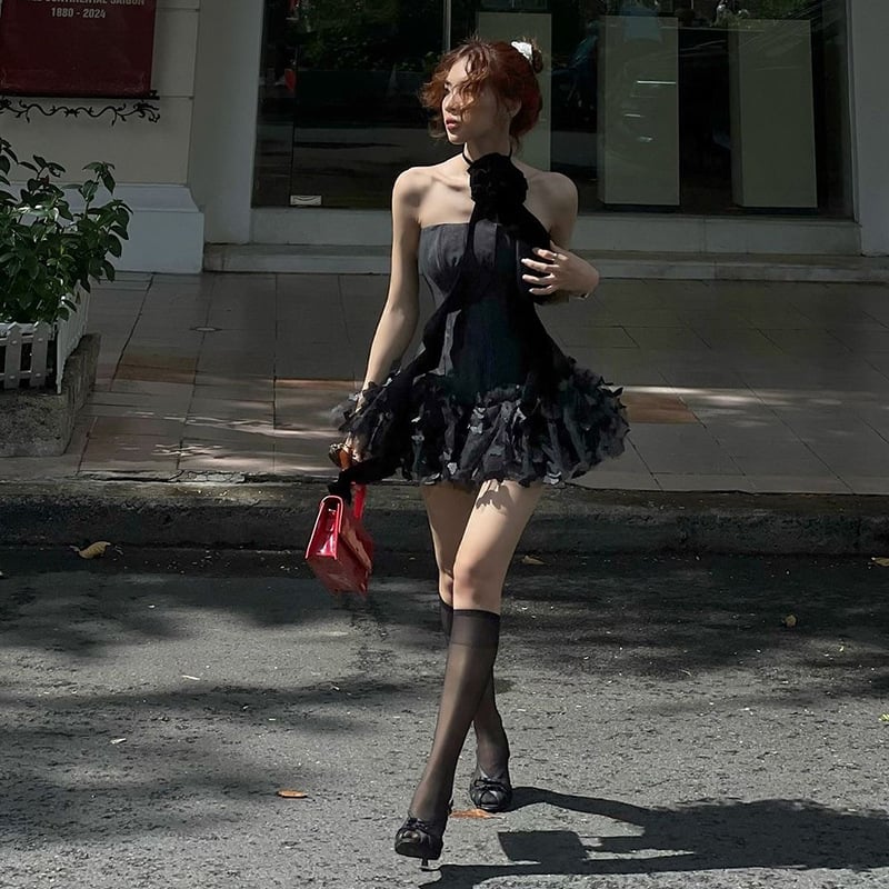 Ženska haljina bez rukava, visok pas, A-linijska silueta, tube-top stil, ovratnik s jednom linijom