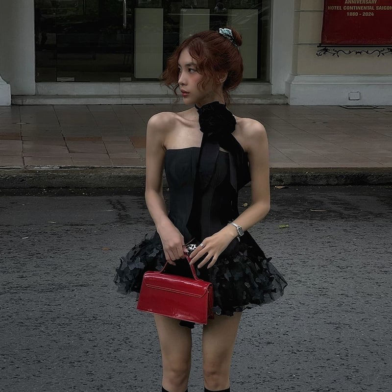 Ženska haljina bez rukava, visok pas, A-linijska silueta, tube-top stil, ovratnik s jednom linijom