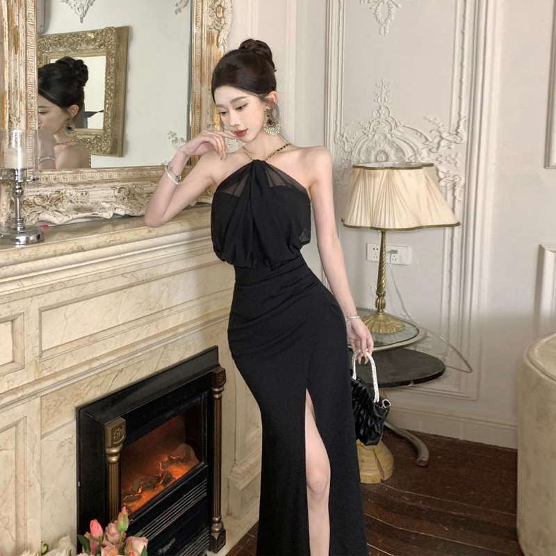Rochie lungă cu decolteu halter, poliester stretch, talie înaltă, design pe panouri