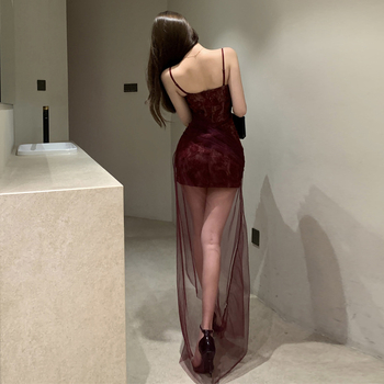 Haljina s čipkastom mrežom, tijesni kroj, bez rukava, visok struk, midi duljine, poliester