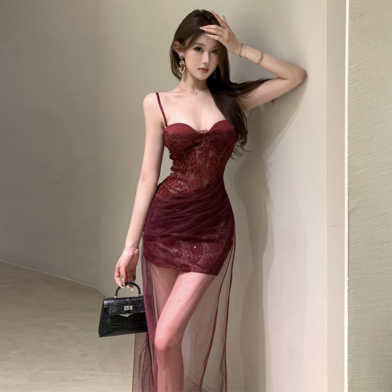 Haljina s čipkastom mrežom, tijesni kroj, bez rukava, visok struk, midi duljine, poliester