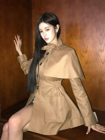 Kaput-plašt od viskoze, dugi rukavi, poluotvoren ovratnik, srednja duljina 50–65 cm