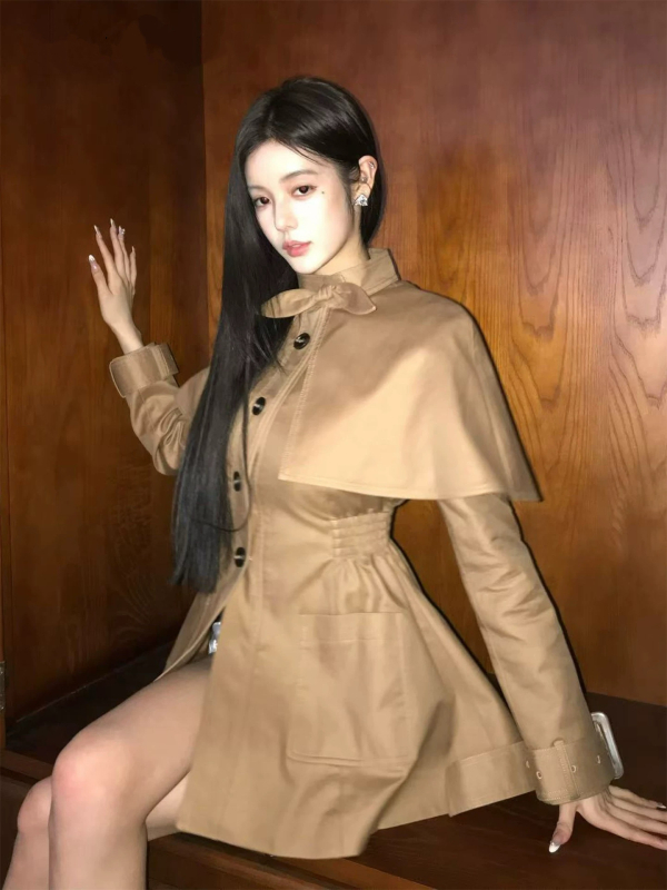 Kaput-plašt od viskoze, dugi rukavi, poluotvoren ovratnik, srednja duljina 50–65 cm