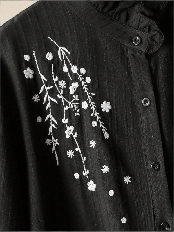 Moterų poliesterinis topas su augalų ir gėlių raštu, siuvinėjimu nėriniu, stovinčiu kaklu, ilgomis rankovėmis