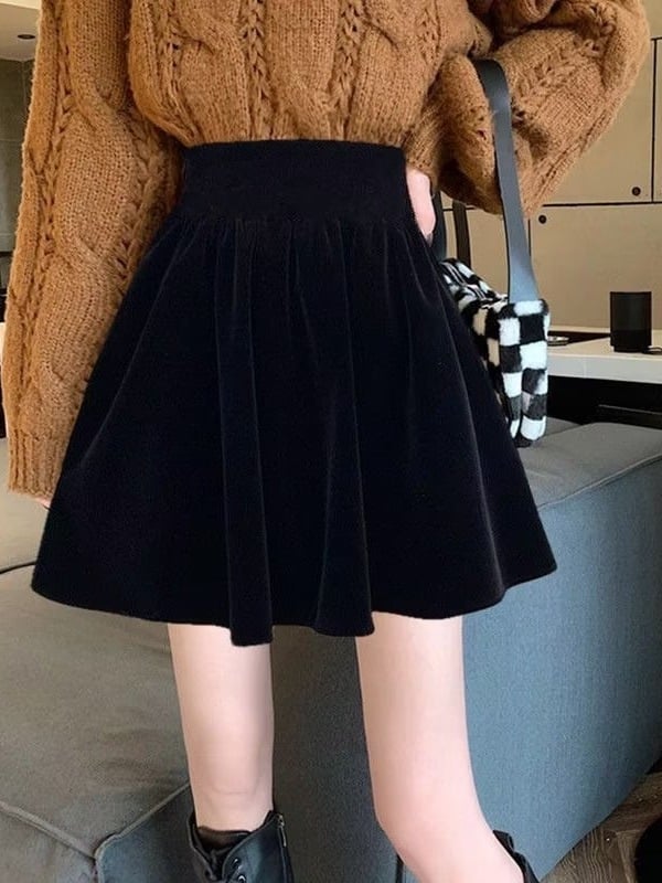 Baršunasta plisirana A-linijska mini suknja s visokim strukom, kratka duljina