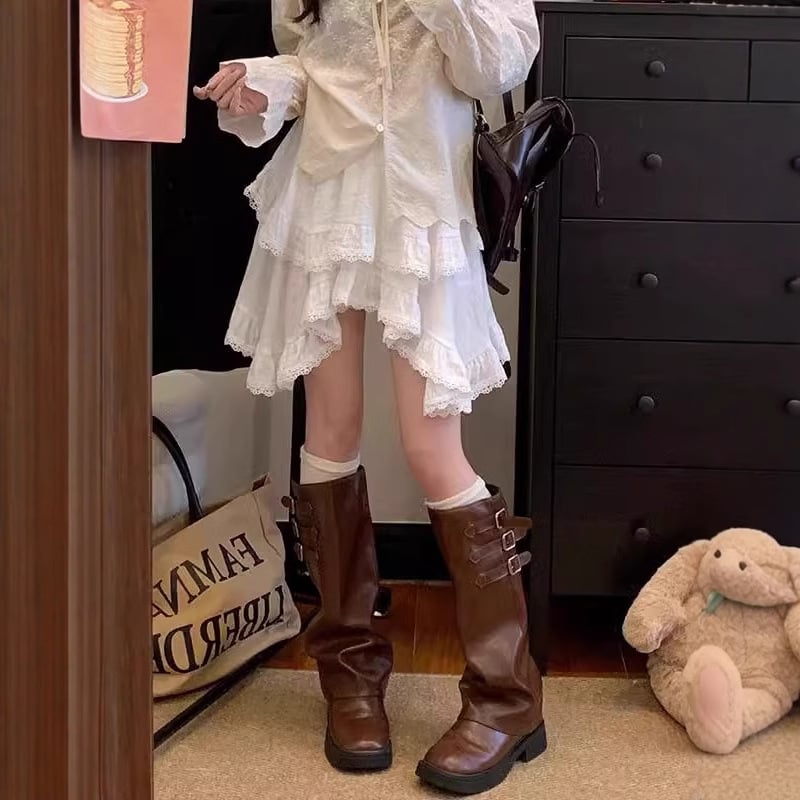 Nepravilna kratka suknja od poliestera, jednobojna, s volanima i asimetričnim dizajnom, udio poliestera 30–50%, proljeće 2025