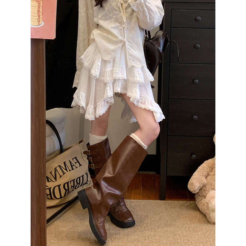 Nepravilna kratka suknja od poliestera, jednobojna, s volanima i asimetričnim dizajnom, udio poliestera 30–50%, proljeće 2025