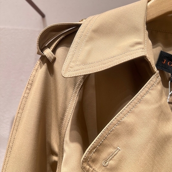 Trench coat s vezanjem, uski kroj, dvostruko kopčanje, tkanina od vunene smjese