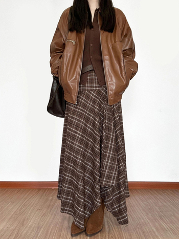 Široka mini suknja s nepravilnim karom na brokatnoj tkanini, pamuk-mješoviti materijal, složena izrada