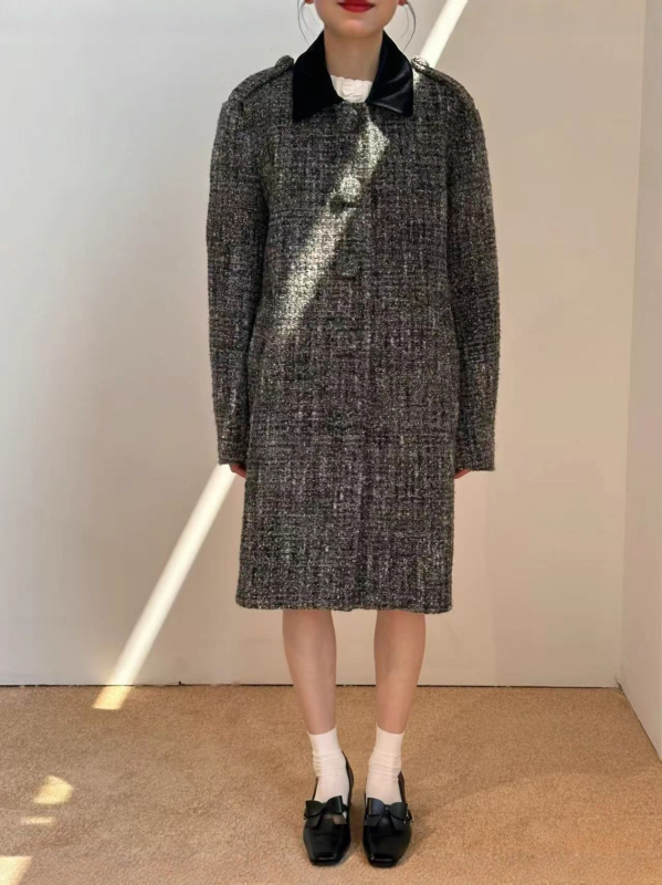 Ženski vuneni kaput s patchwork dizajnom, ovratnik s klopom, dugi kroj, jednostruko kopčanje, tkanina od vune-pamuka