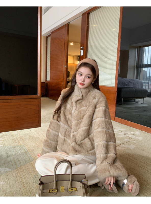 Nyúl szőrme kabát rejtett gombos elöl, állógallérral, hosszú ujjú, 50–65 cm hosszú, 2025-ös tél, női sztár-stílus