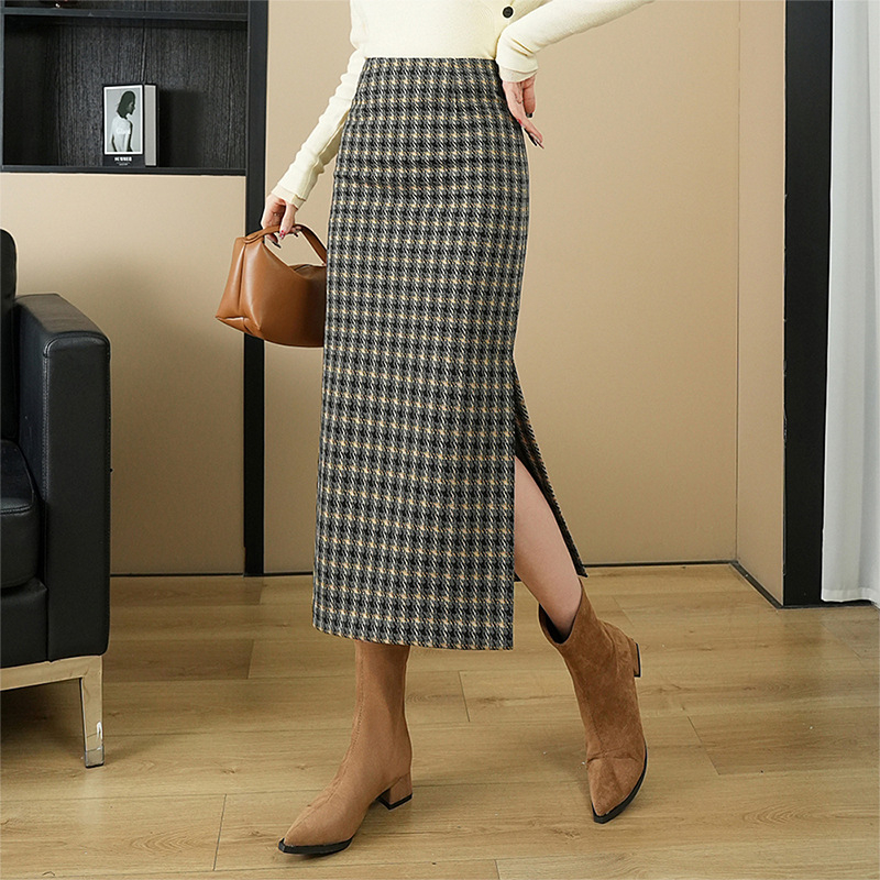 Houndstooth uzorak; Poliester; Jacquard; Tip suknje: usko priljubljena uz bokove; Duljina: srednja
