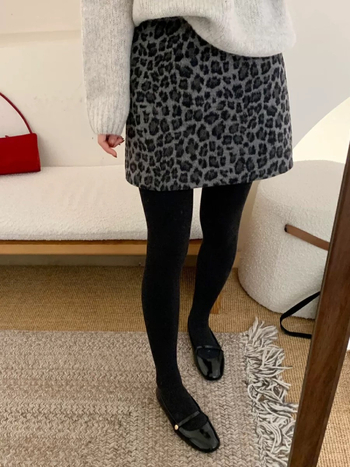 Suknja od džinsa s leopard printom, hip kroj, visoka elastičnost, zimska 2021, elegantan gradski stil