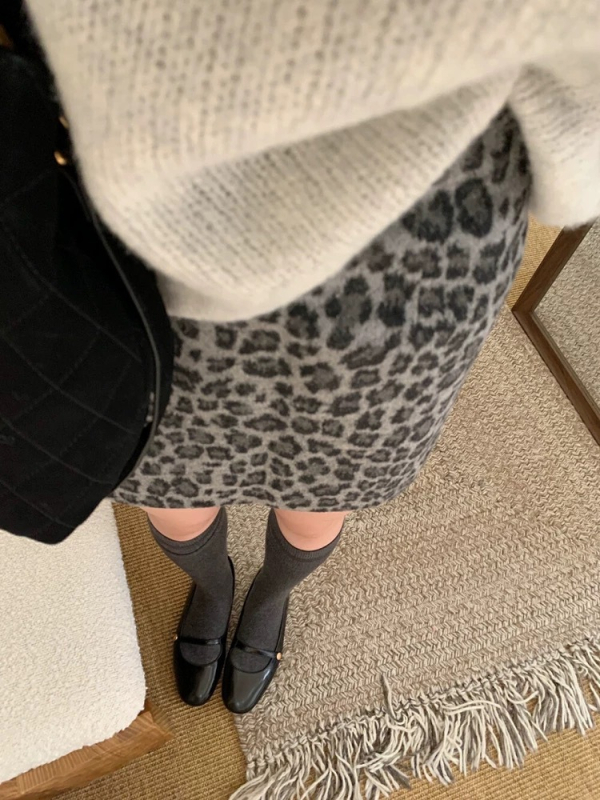 Suknja od džinsa s leopard printom, hip kroj, visoka elastičnost, zimska 2021, elegantan gradski stil