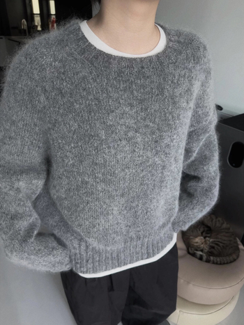 Γυναικείο πουλόβερ μαλλί 95%+ | Λαιμός στρογγυλός | Μακριά μανίκια | Πολύ παχύ | Χειμώνας 2025