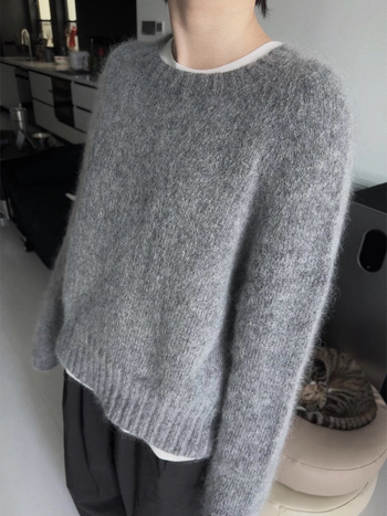 Γυναικείο πουλόβερ μαλλί 95%+ | Λαιμός στρογγυλός | Μακριά μανίκια | Πολύ παχύ | Χειμώνας 2025