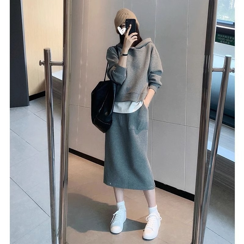 Moterų gobtuvės džemperis ir sijonas, ilgas sijonas, poliesterio audinys, poliesterio sudėtis 50–70%, itin ilgos rankovės, dviejų dalių komplektas, Pavasaris 2025