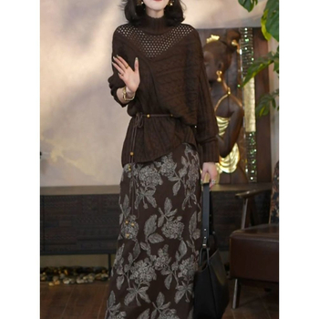 Sieviešu svārku komplekts – garas svārki, izgriezts adīts tops, poliesters, rudens 2025