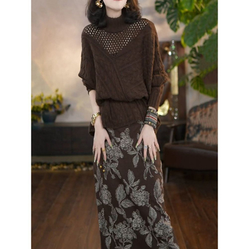 Sieviešu svārku komplekts – garas svārki, izgriezts adīts tops, poliesters, rudens 2025