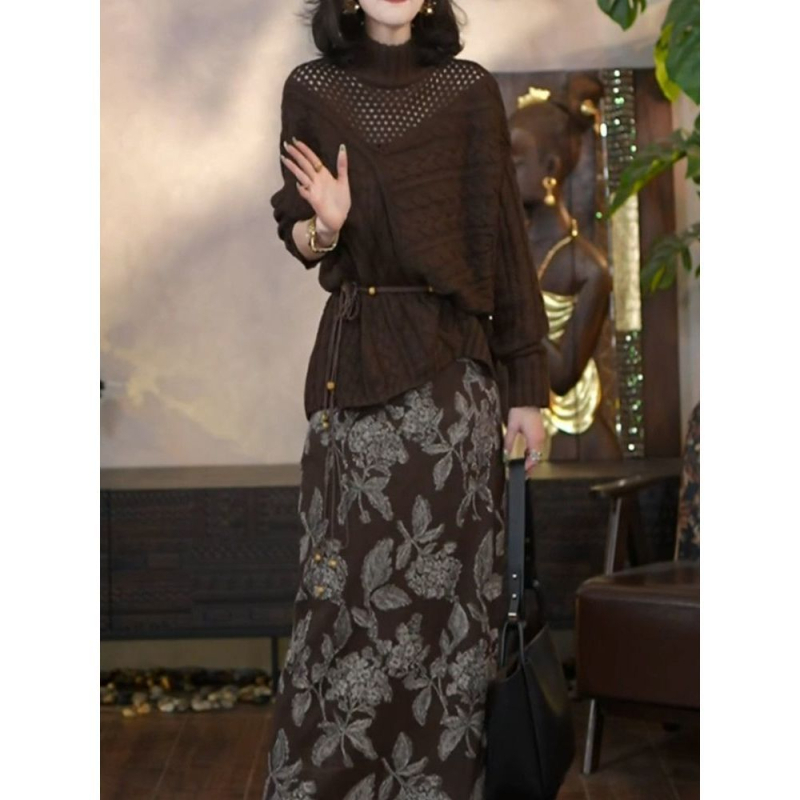 Sieviešu svārku komplekts – garas svārki, izgriezts adīts tops, poliesters, rudens 2025