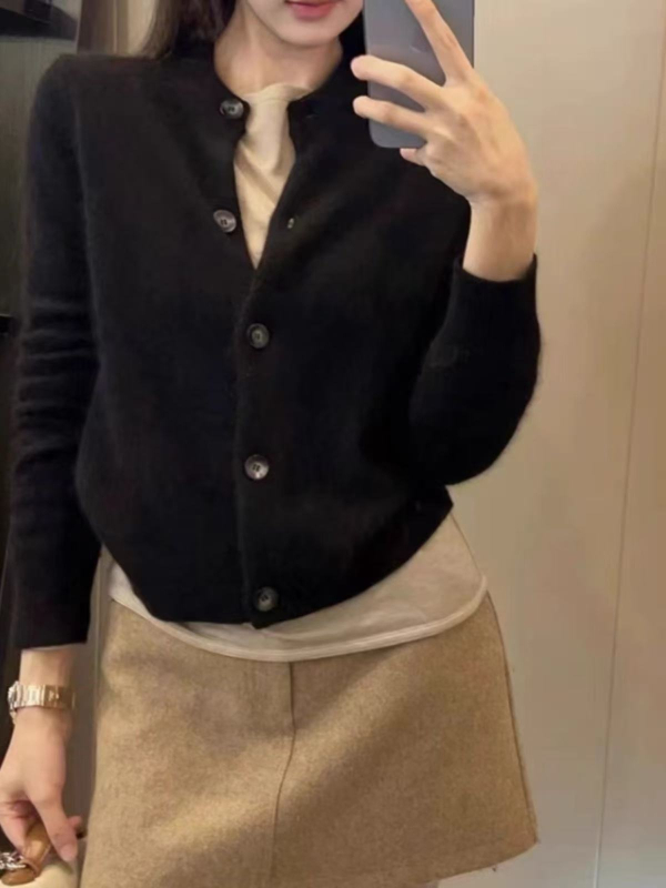 Γυναικεία πλεκτή ζακέτα από μαλλί 95%+, χαλαρή γραμμή, στρογγυλός λαιμός, μακριά μανίκια, κλείσιμο με μια σειρά κουμπιών