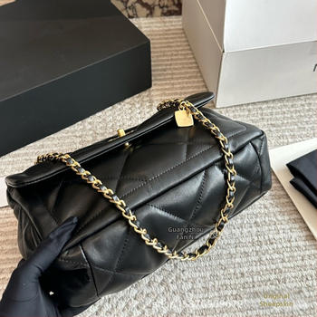 Dámska crossbody taška z pravej kože, diamantové prešívanie, vodorovný štvorcový tvar, uzáver s krytom, polyesterová podšívka