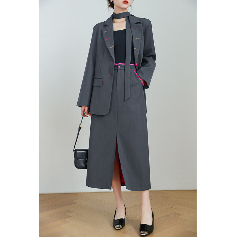 Ženski dvodijelni set s blejzerom i dugom suknjom, japansko-korejski casual stil, poliester 95%+, jesen 2025, AA25120, s ovratničkom etiketom i naljepnicom proizvoda