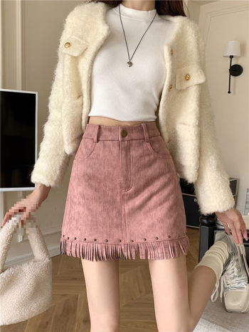 Φούστα από πολυεστέρα με βελούδινο εφέ και φουντάκια, 90–95% πολυεστέρας, Χειμώνας 2025