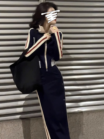 Moterų dviejų dalių komplektas: megztinis ir sijonas, 3D raštas, siuvimo detalės, rudens 2025, poliesterio–medvilnės mišinys, ilgos rankovės, kasdienis japonų-korejiečių stilius