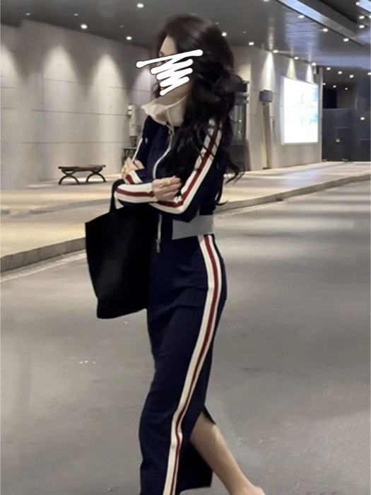 Moterų dviejų dalių komplektas: megztinis ir sijonas, 3D raštas, siuvimo detalės, rudens 2025, poliesterio–medvilnės mišinys, ilgos rankovės, kasdienis japonų-korejiečių stilius