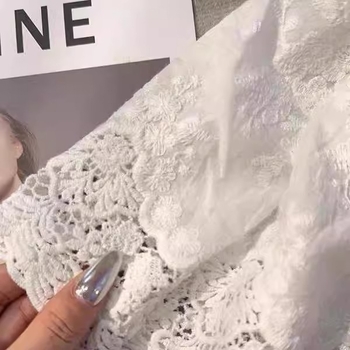 Пола с висока талия и дантелен кант, А‑линия, 100% полиестер, подплата 100% еластан