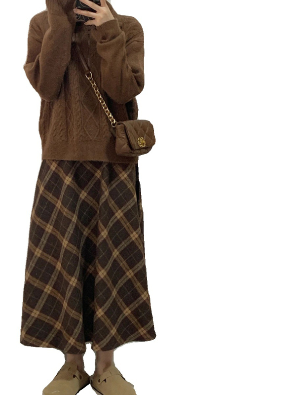 Вълнена пола с каре в А-образен силует, средна дължина, есен 2025