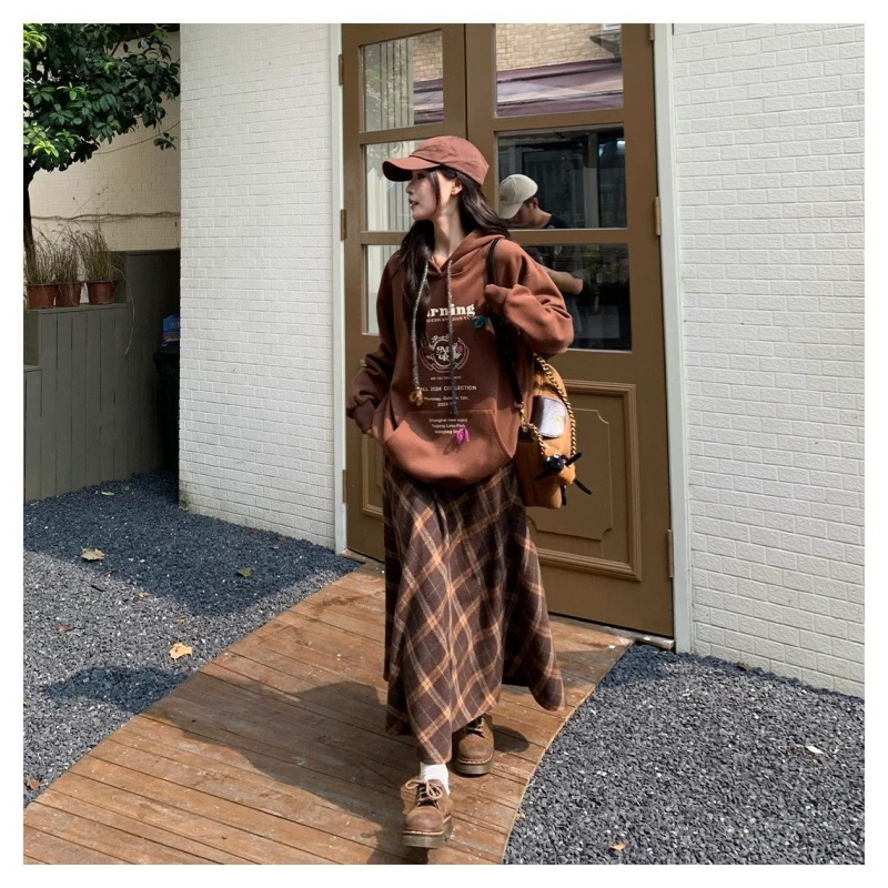 Poliesterova A‑linija suknja s kariranim uzorkom, srednja duljina, mikroelastična, s detaljem šivanja, casual stil