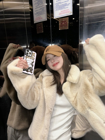 Kožušinová bunda s golierom – dlhé rukávy, polyester, zimné vydanie 2025, minimalistický japonsko-kórejský štýl