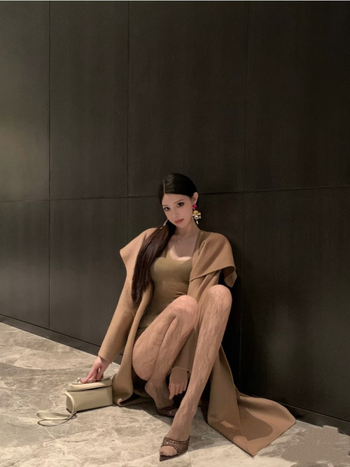 Ženski vuneni kaput s vezanjem sprijeda, dugački kroj, dugi rukavi, 95%+ vuna, elegantan gradski stil