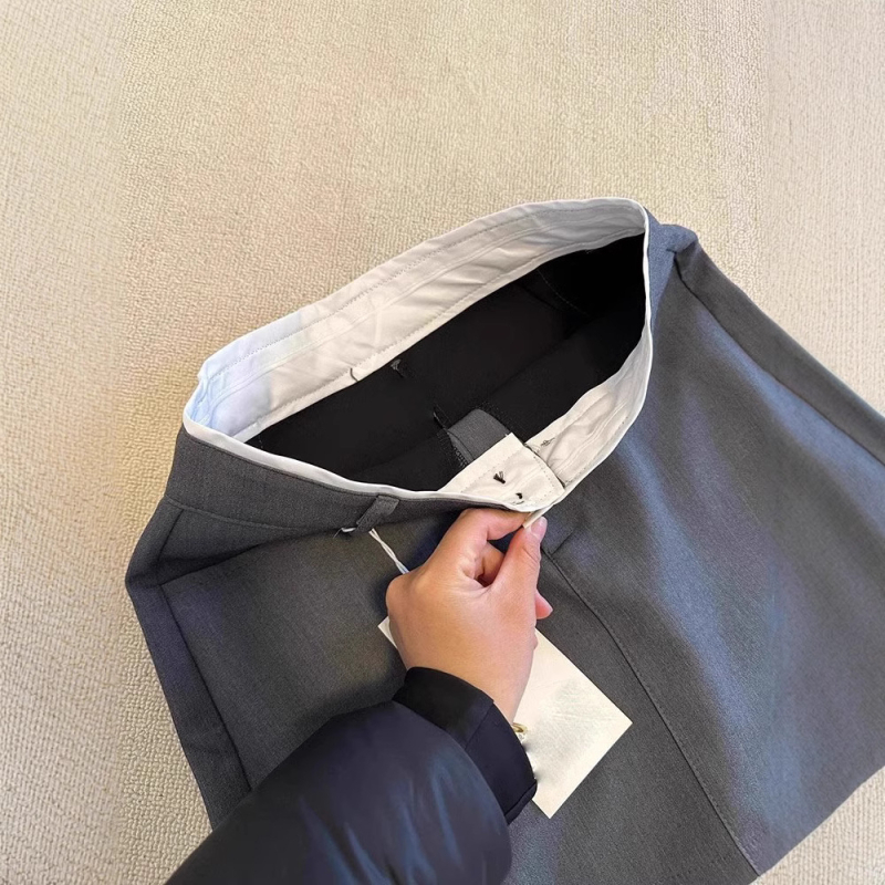 Sukňa s A-línie, vysoký pás, zips, polyesterový materiál, jar 2025 vydanie