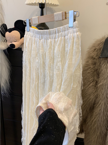 Elegantiška ilga velveto sijoną su A linija ir vintage nėrinių apvada, 95% poliesteris, mikroelastika, pavasaris 2025