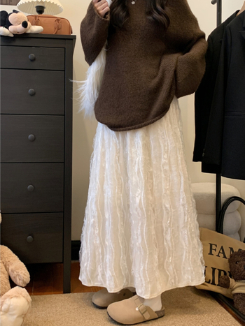 Elegantiška ilga velveto sijoną su A linija ir vintage nėrinių apvada, 95% poliesteris, mikroelastika, pavasaris 2025