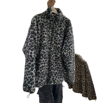 Jakna s leopard printom od flisa s umjetnom ovčjom vunom, širok kroj, stojeći ovratnik i zatvarač