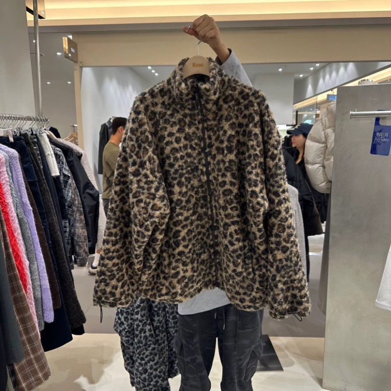 Jakna s leopard printom od flisa s umjetnom ovčjom vunom, širok kroj, stojeći ovratnik i zatvarač