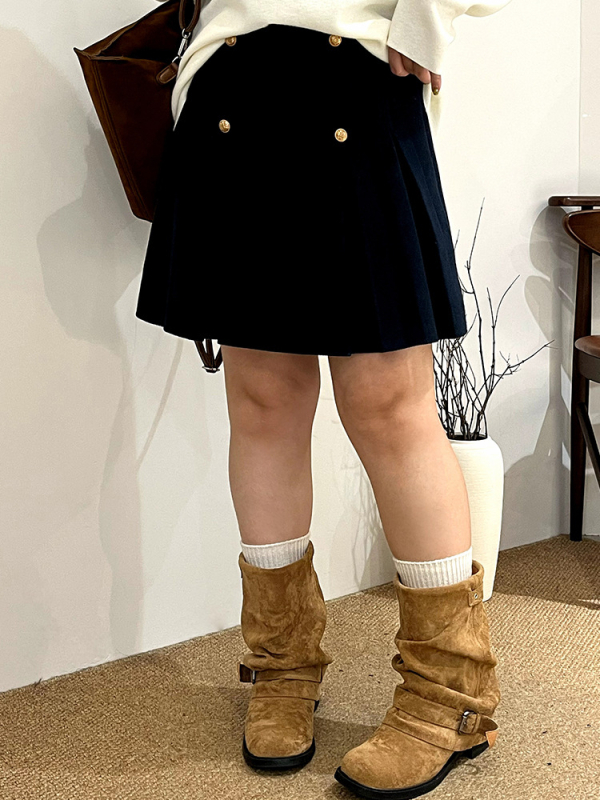 A linijos sijonas, gaivus ir švelnus stilius, vieno atspalvio poliesterio-viskozės mišinys, 70–80% poliesterio, viskozė <30%, mikroelastika, žiemos kolekcija 2025