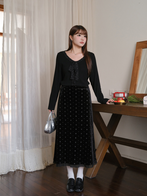 Sijona: aukštos juosmens velūro gėlių raštu, A linijos siluetas, fleece pamušalas