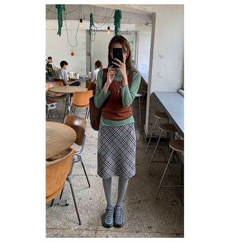 A linijos sijonas iš Chenille, vidutinio ilgio, spandekso kiekis mažiau nei 30%, japonų-korejiečių laisvalaikio stilius, pavasaris 2025