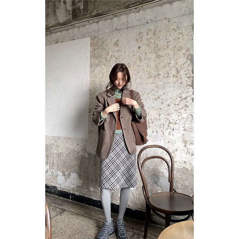 A linijos sijonas iš Chenille, vidutinio ilgio, spandekso kiekis mažiau nei 30%, japonų-korejiečių laisvalaikio stilius, pavasaris 2025