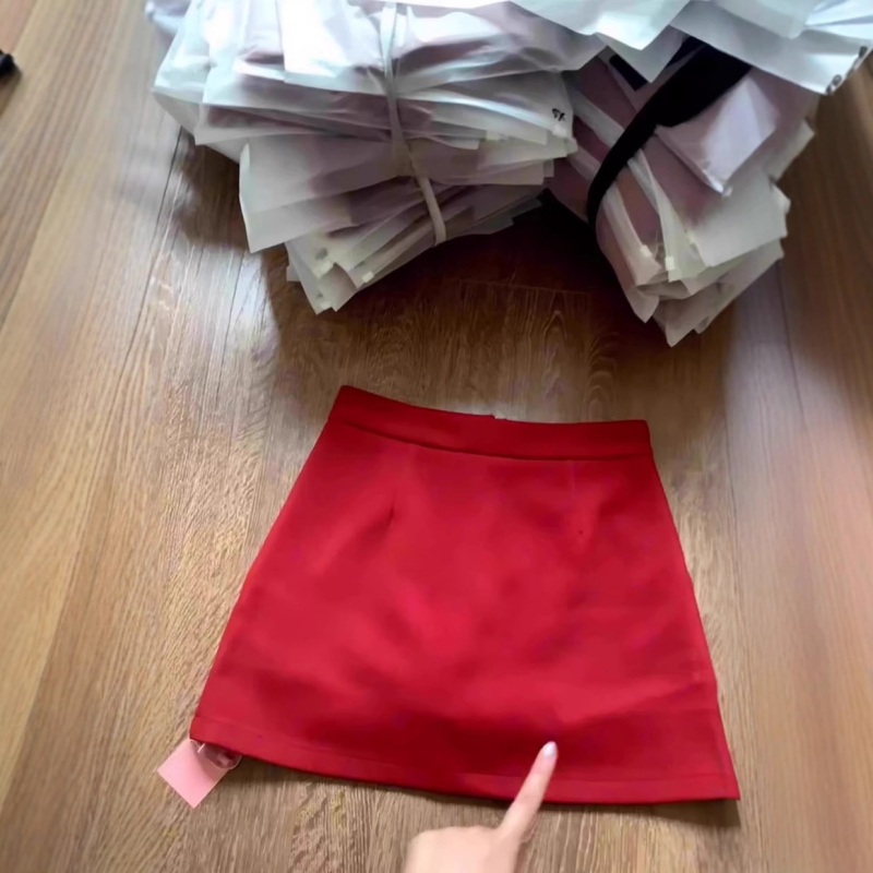 A‑vonalú rövid szoknya, tavasz 2025, poliészter anyag, 50–70% pamut tartalom, rugalmatlan, üzleti stílus